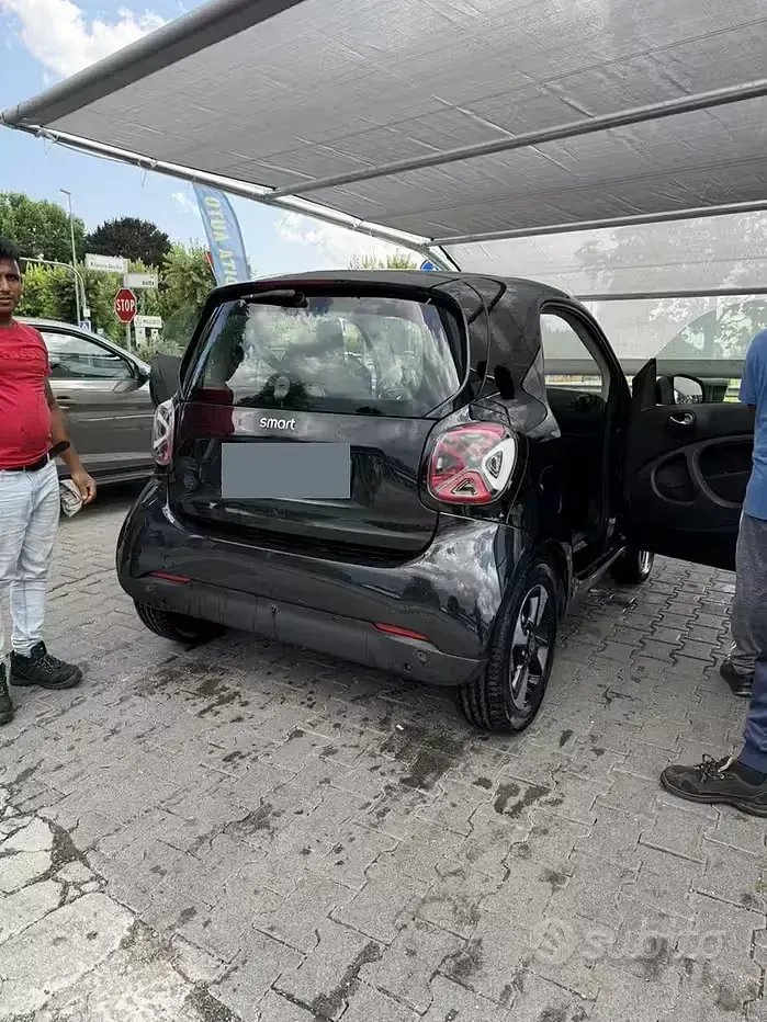 Usata Smart ForTwo Electric Drive 41 kW (56 CV) 2023 Nero Berlina