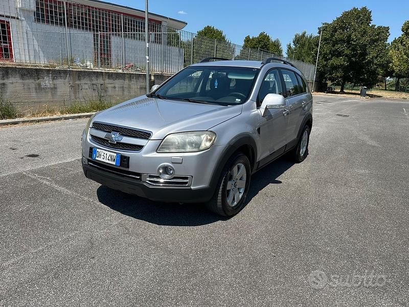 Usata Chevrolet Captiva LT 150 CV (110 kW) 2008 Grigio SUV
