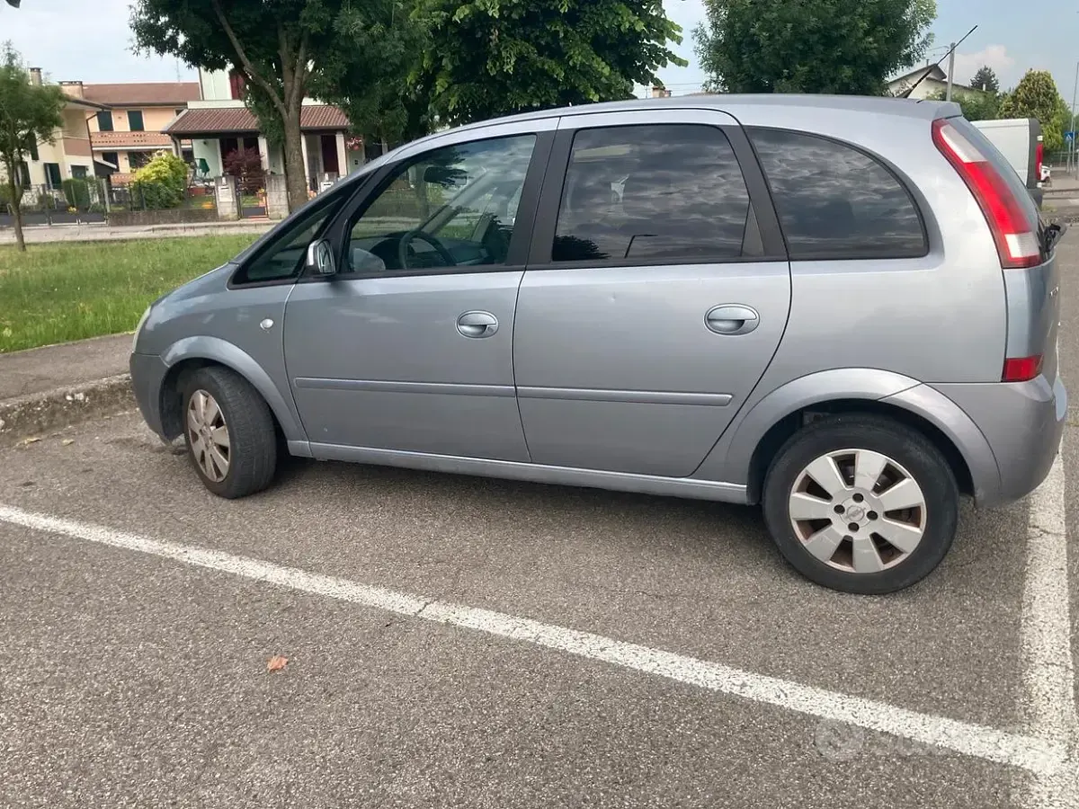 Usata Opel Meriva 101 CV (74 kW) 2004 Monovolume