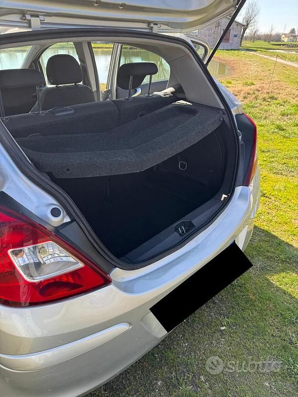 Usata Opel Corsa Club 86 CV (63 kW) 2010 Grigio Utilitaria