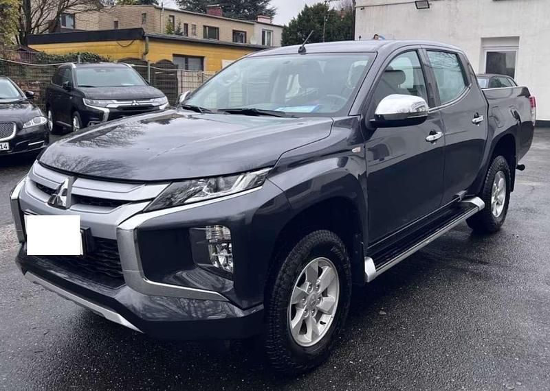 Grigio Usata 2020 Mitsubishi L200 Invite Pick-up | 26.500 € (Buon prezzo) - Immagine 1/4