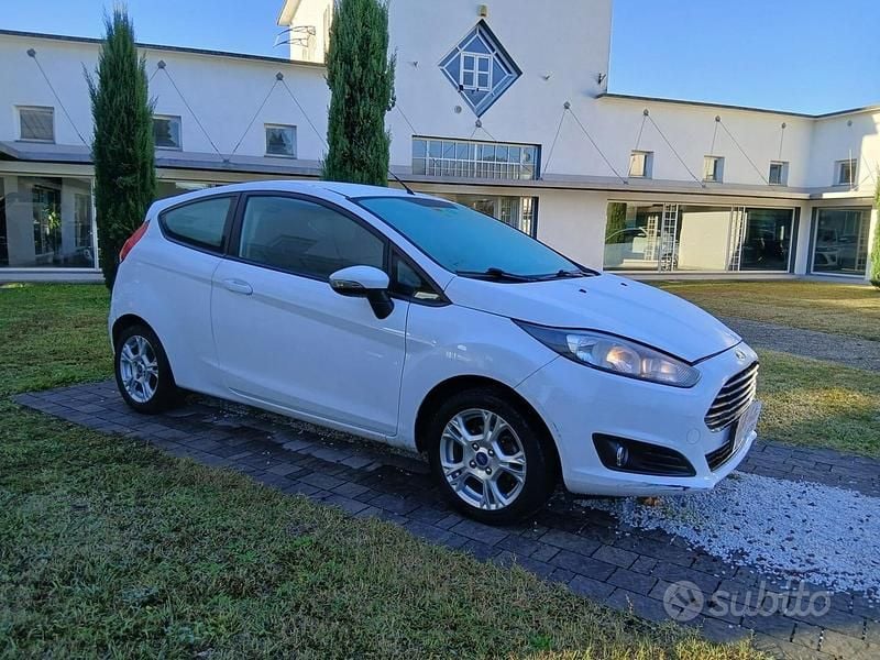 Usata Ford Fiesta 75 CV (55 kW) 2014 Utilitaria