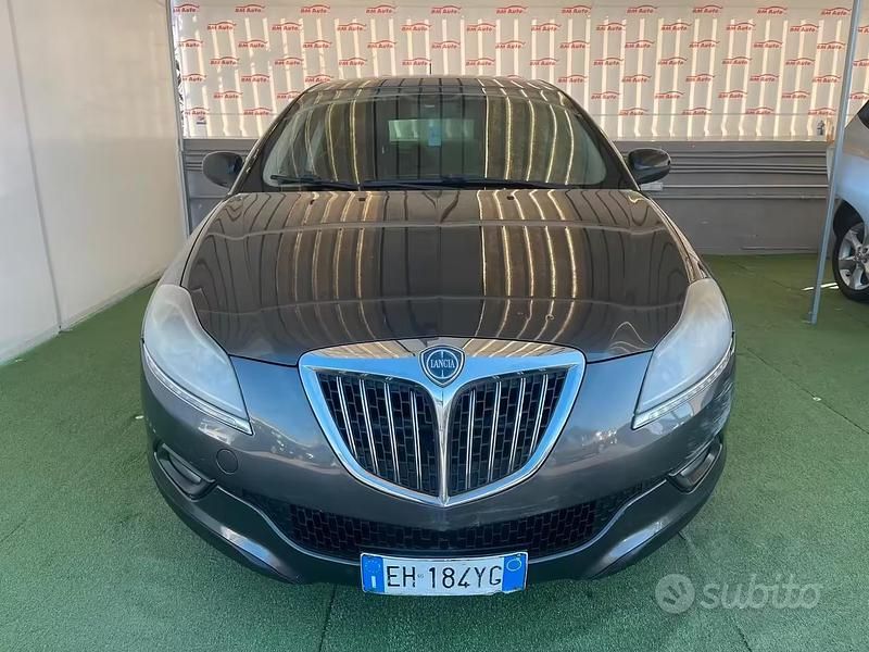 Usata Lancia Delta Silver 120 CV (88 kW) 2011 Grigio Utilitaria