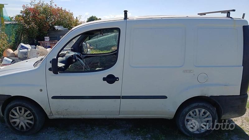 Usata Fiat Doblò 105 CV (77 kW) 2004 Monovolume