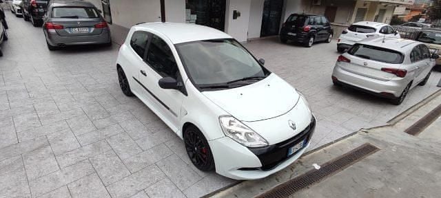 Usata Renault Clio R.S. R.S. 203 CV (149 kW) 2010 Bianco Utilitaria