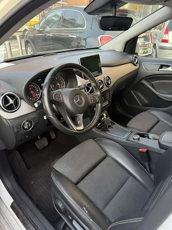 Usata Mercedes B200 Style 136 CV (100 kW) 2017 Utilitaria