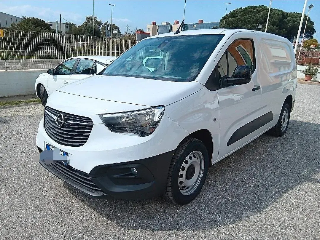 Usata Opel Combo 2024 Bianco Monovolume