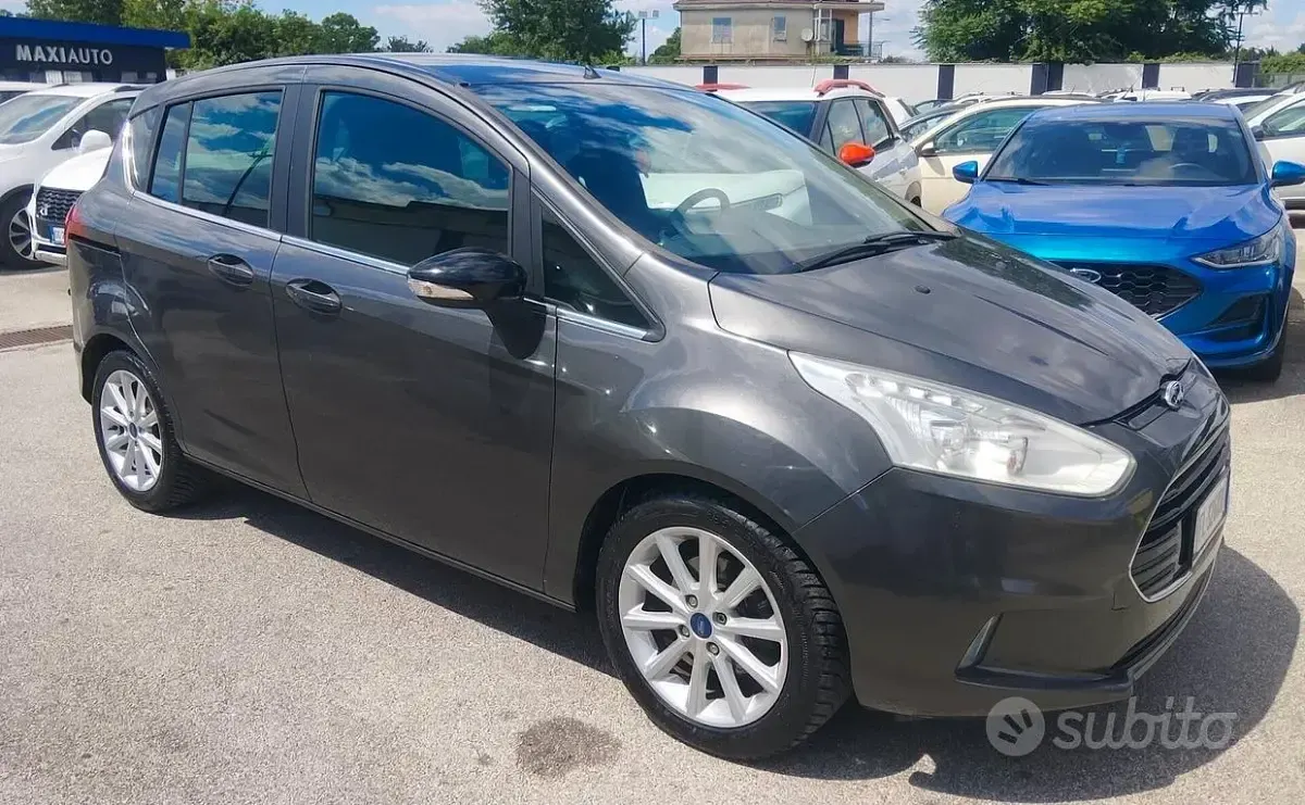 Usata Ford B-MAX Titanium 75 CV (55 kW) 2017 Grigio Monovolume