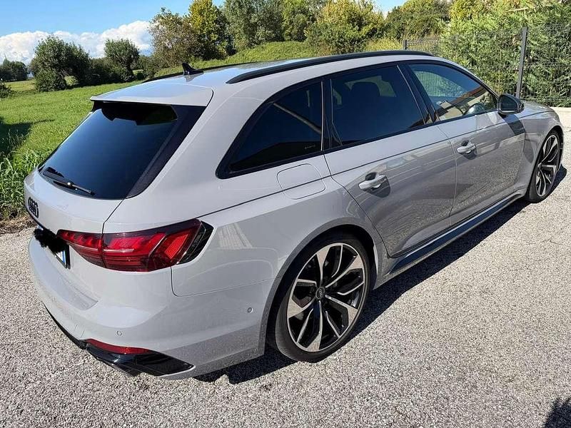 Usata Audi RS4 Ambiente 450 CV (330 kW) 2023 Grigio Station wagon