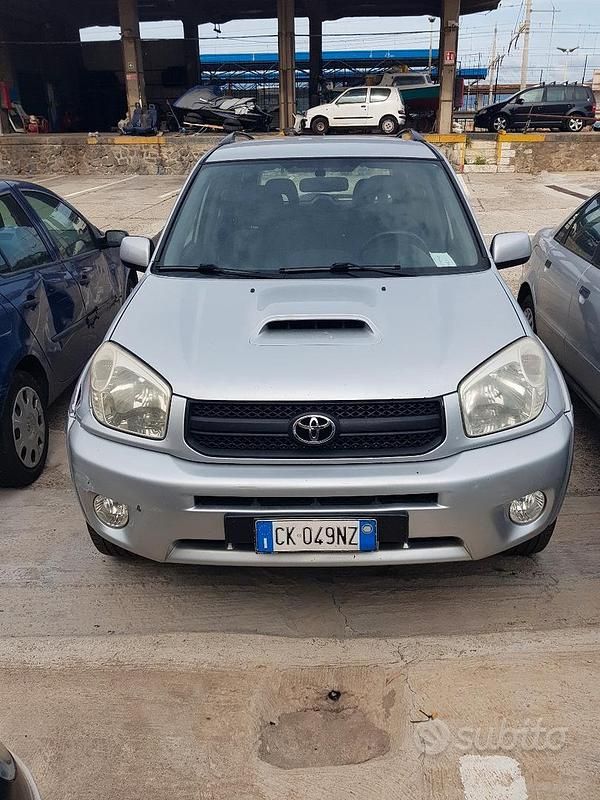 Usata Toyota RAV4 2004 Grigio SUV
