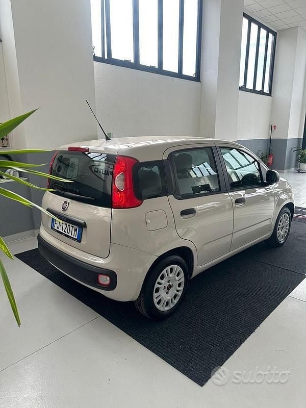 Usata Fiat Panda Lounge 69 CV (50 kW) 2017 Bianco Utilitaria