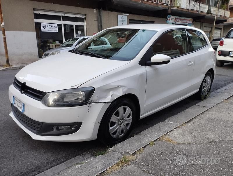 Usata VW Polo Trendline 75 CV (55 kW) 2012 Bianco Berlina