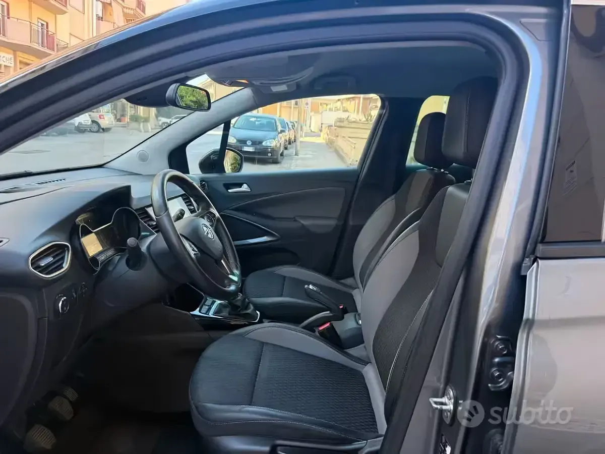 Usata Opel Crossland X 120 CV (88 kW) 2018 Grigio SUV