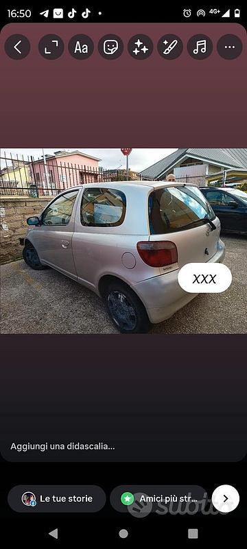 Usata Toyota Yaris Sol 68 CV (50 kW) 1999 Grigio Berlina