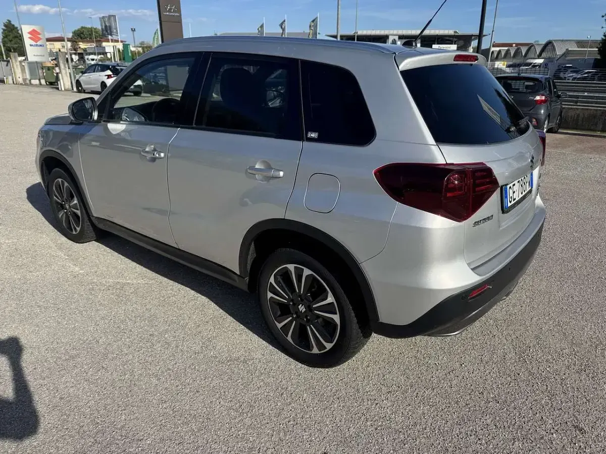 Usata Suzuki Vitara 129 CV (94 kW) 2021 Argento SUV