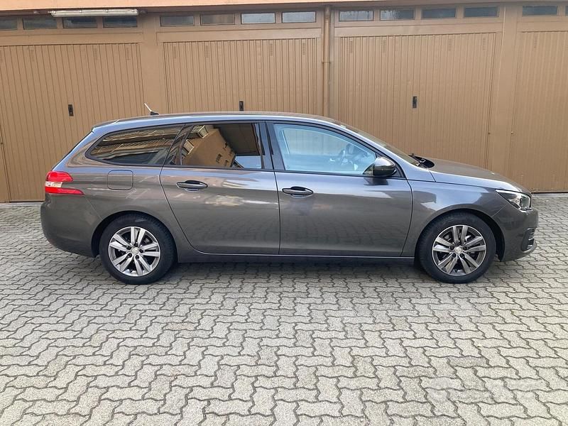 Usata Peugeot 308 Business-Line 119 CV (87 kW) 2017 Grigio Station wagon