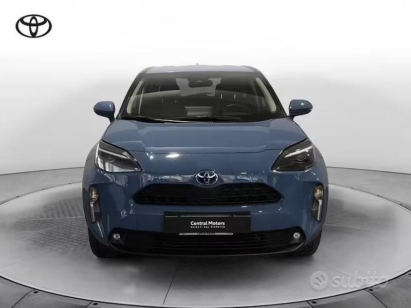 Usata Toyota Yaris Cross Active 116 CV (85 kW) 2022 Argento SUV