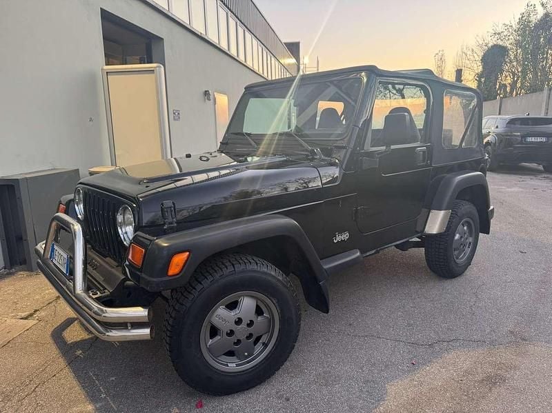 Nero Usata 1998 Jeep Wrangler SUV | 15.800 € (Buon prezzo) - Immagine 1/4