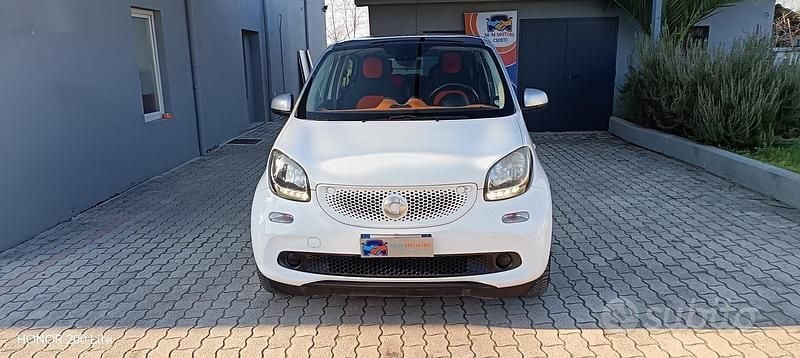 Usata Smart ForFour Passion 71 CV (52 kW) 2015 Bianco Utilitaria