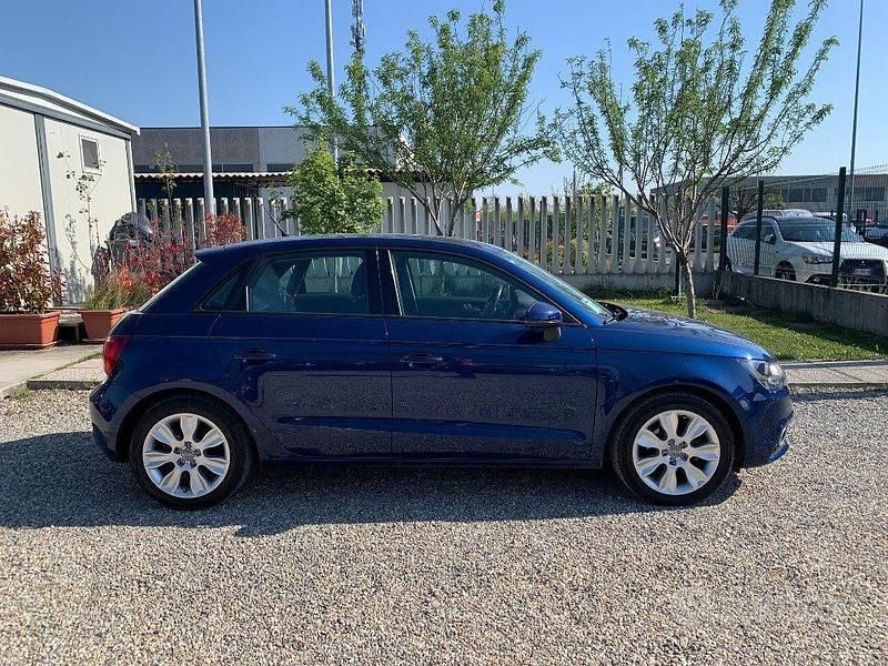 Usata Audi A1 Attraction 90 CV (66 kW) 2014 Blu Utilitaria