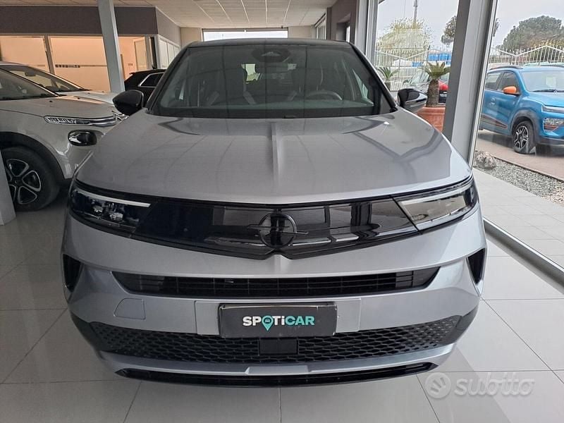 Usata Opel Mokka 130 CV (95 kW) 2025 Grigio SUV