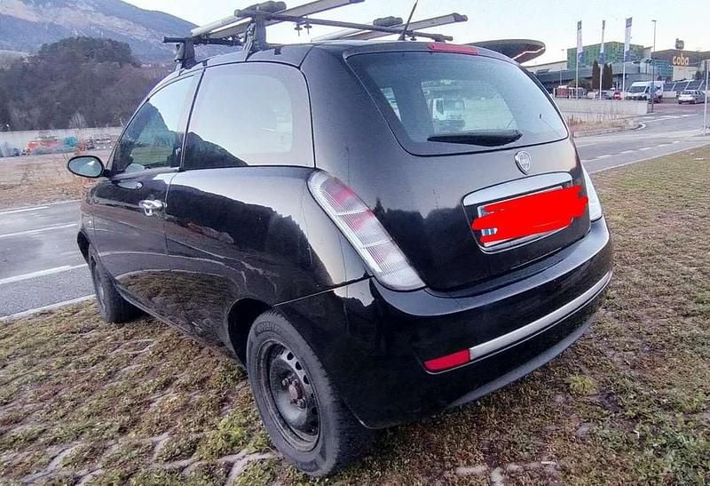 Usata Lancia Ypsilon 75 CV (55 kW) 2010 Nero Utilitaria