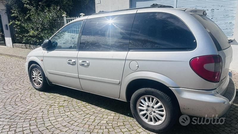 Usata Chrysler Voyager 2008 Grigio Monovolume