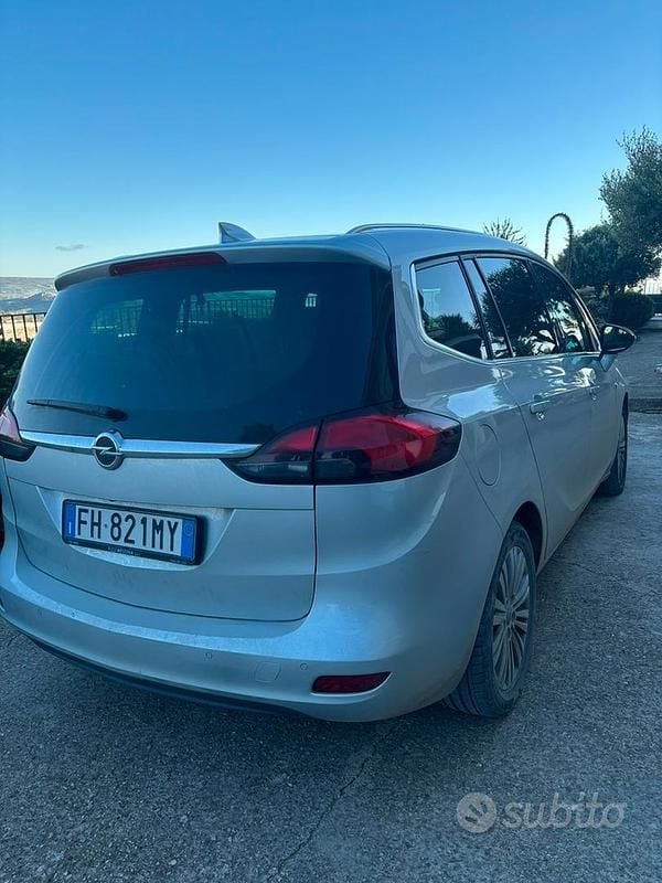 Usata Opel Zafira 2017 Grigio Monovolume