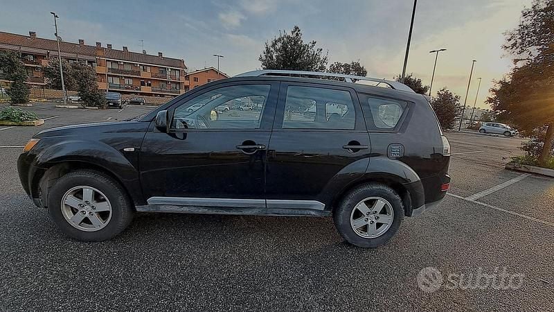 Nero Usata 2007 Mitsubishi Outlander Instyle SUV | 3900 € (Super prezzo) - Immagine 1/4