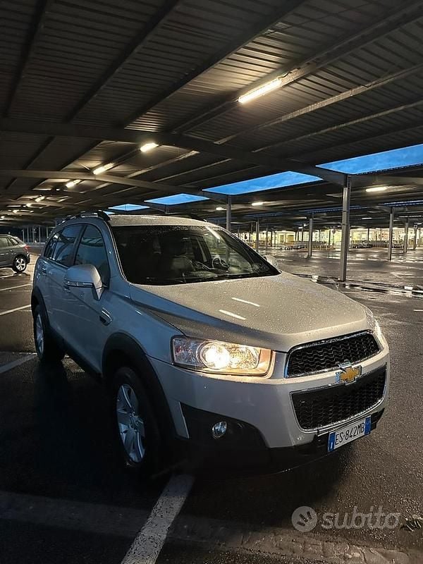 Usata Chevrolet Captiva 163 CV (119 kW) 2013 Grigio SUV