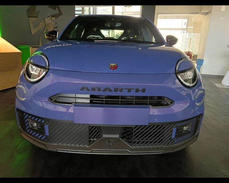 Nuova Fiat 600E 206 kW (281 CV) 2025 Hyprnotic purple SUV