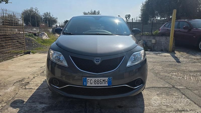 Usata Lancia Ypsilon S 95 CV (69 kW) 2016 Grigio Utilitaria