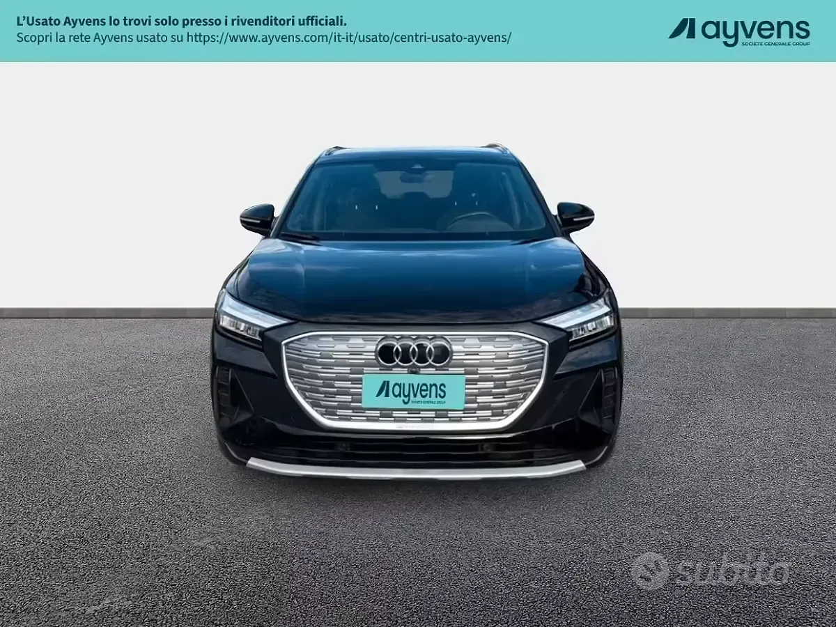 Begagnad Audi Q4 e-tron Advanced 150 kW (204 HK) 2023 Svart SUV