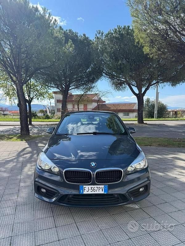 Usata BMW 218 Advantage 149 CV (109 kW) 2017 Blu Station wagon