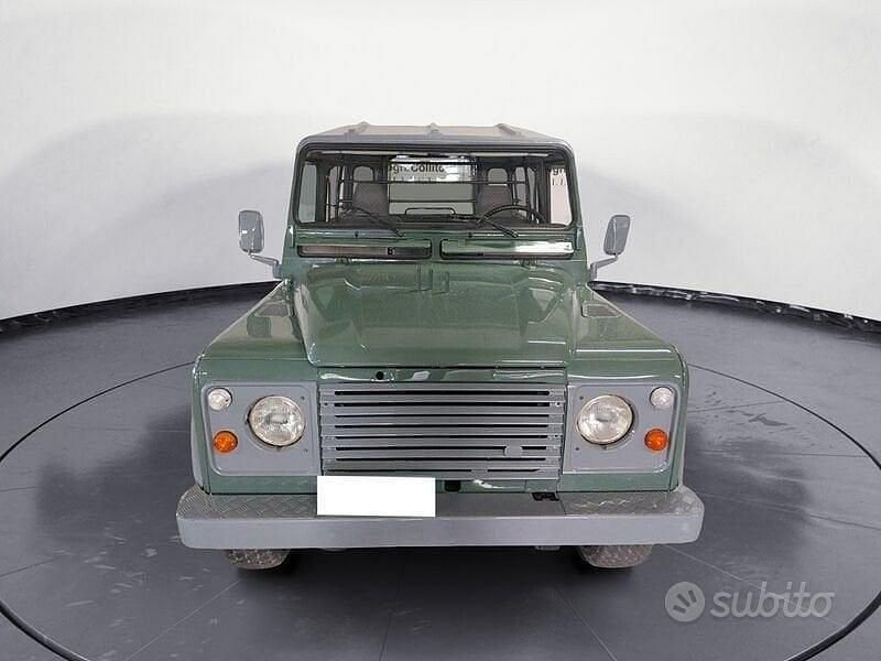 Usata Land Rover Defender 86 CV (63 kW) 1988 Verde SUV