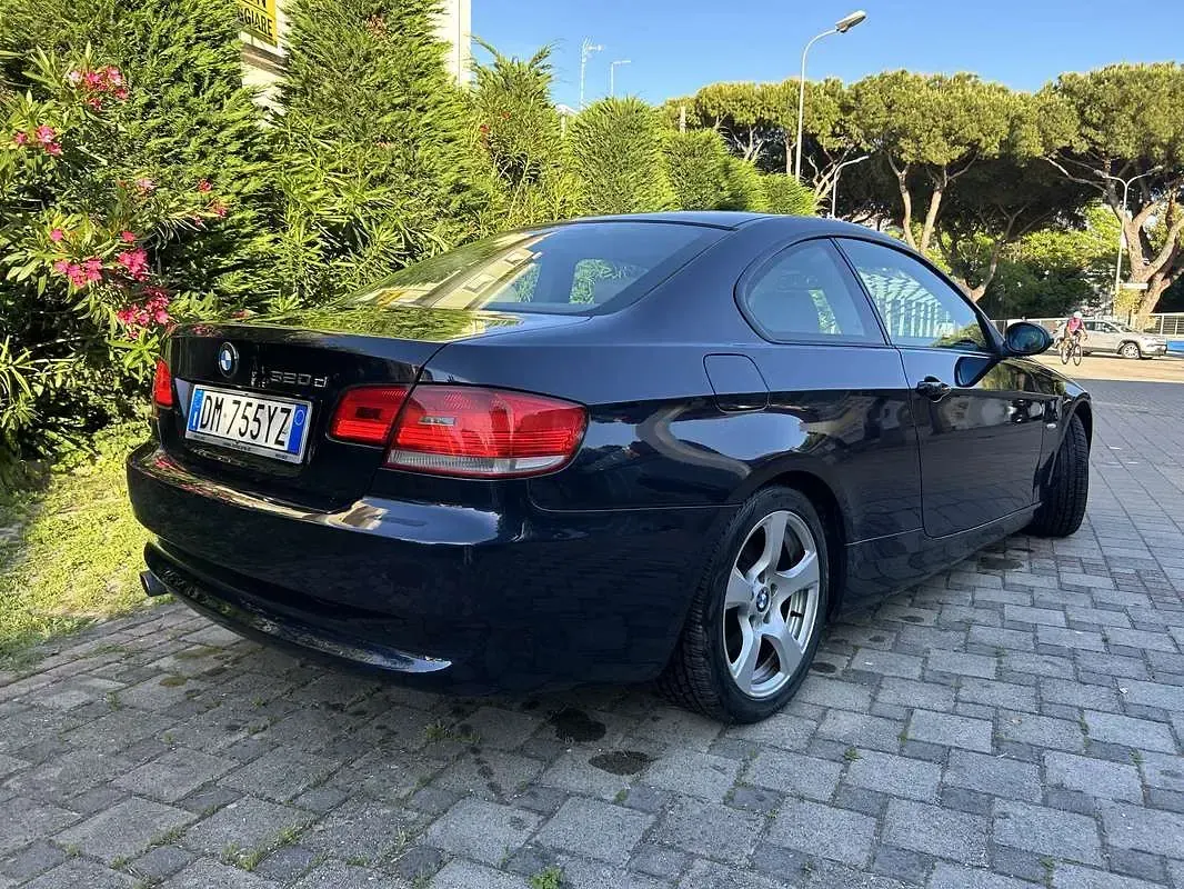 Usata BMW 320 177 CV (130 kW) 2008 Blu/azzurro Coupé