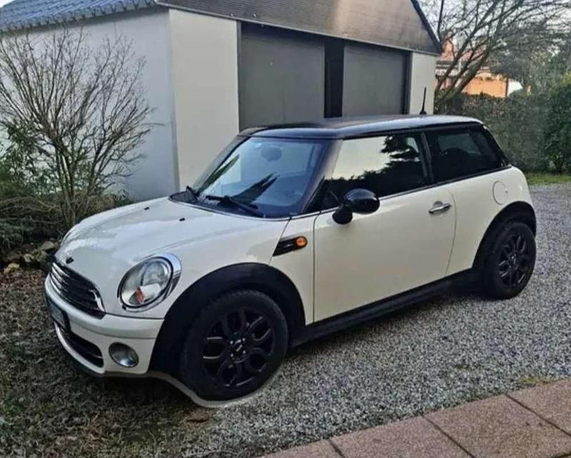 Usata Mini Cooper D 109 CV (80 kW) 2009 Utilitaria