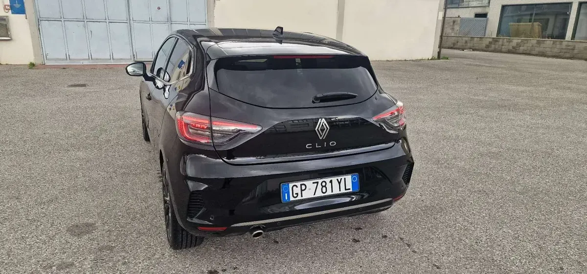 Usata Renault Clio V Techno 101 CV (74 kW) 2023 Berlina