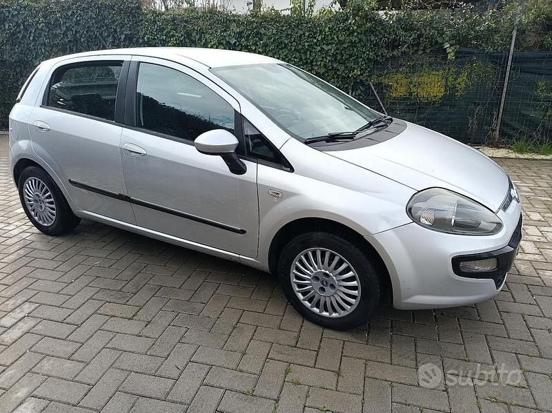 Usata Fiat Grande Punto S 69 CV (50 kW) 2011 Grigio Utilitaria