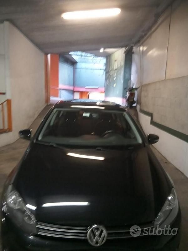 Usata VW Golf VI 122 CV (89 kW) 2008 Nero Utilitaria