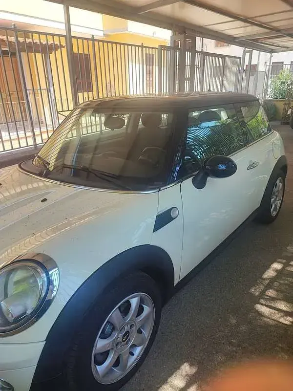Usata Mini Cooper 120 CV (88 kW) 2009 Beige Utilitaria