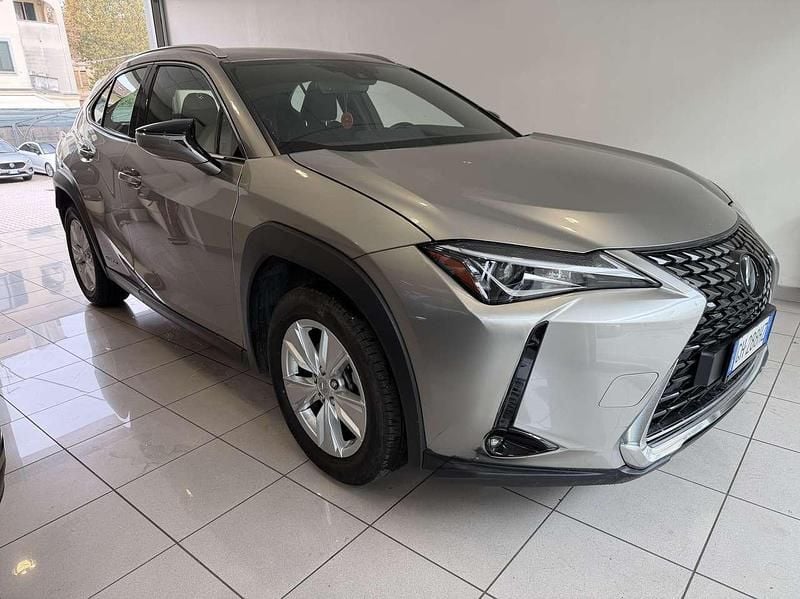 Grigio Usata 2021 Lexus UX Sport Line SUV | 20.900 € (Buon prezzo) - Immagine 1/4