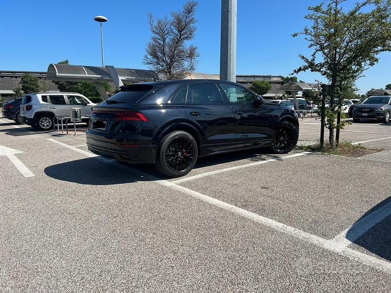 Usata Audi Q8 Sport 286 CV (210 kW) 2020 Nero SUV