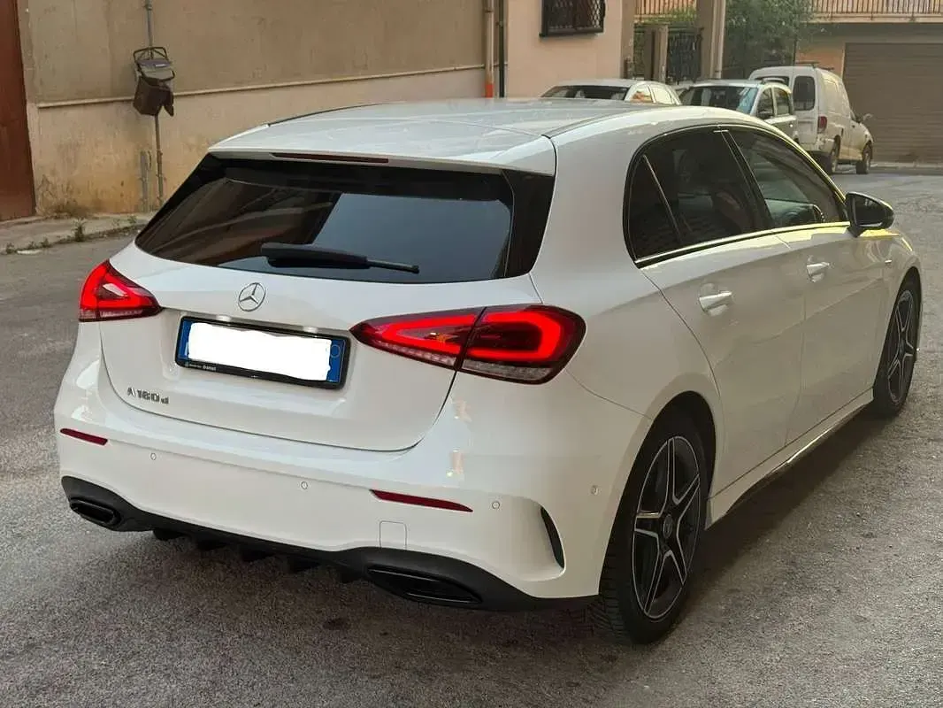 Usata Mercedes A180 Premium 116 CV (85 kW) 2022 Berlina