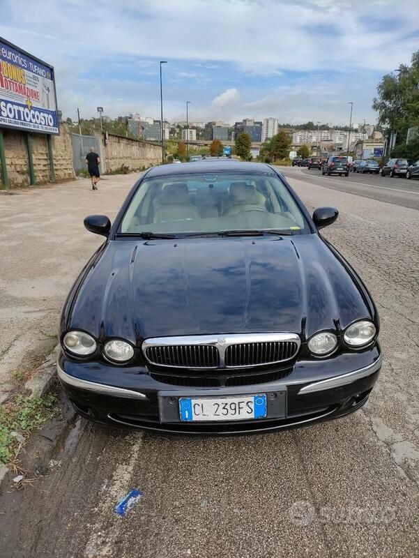 Nero Usata 2003 Jaguar X-type Tre volumi | 2600 € (Ottimo prezzo) - Immagine 1/4