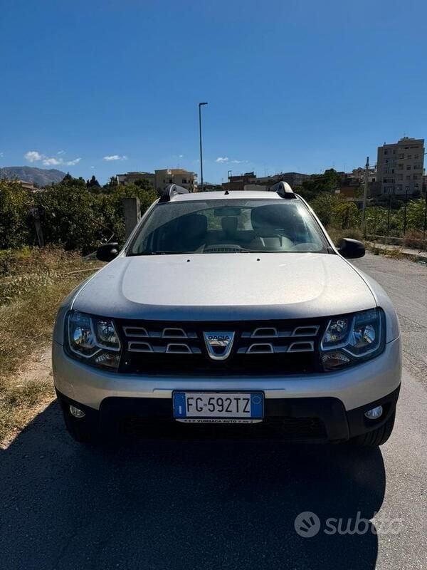 Grigio Usata 2017 Dacia Duster Ambiance SUV | 7900 € (Buon prezzo) - Immagine 1/4