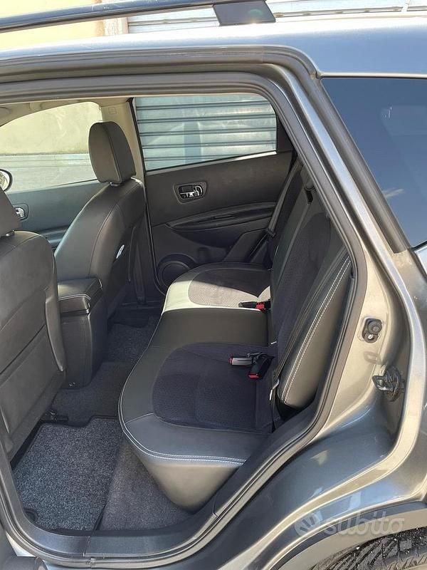 Usata Nissan Qashqai 131 CV (96 kW) 2015 Grigio SUV