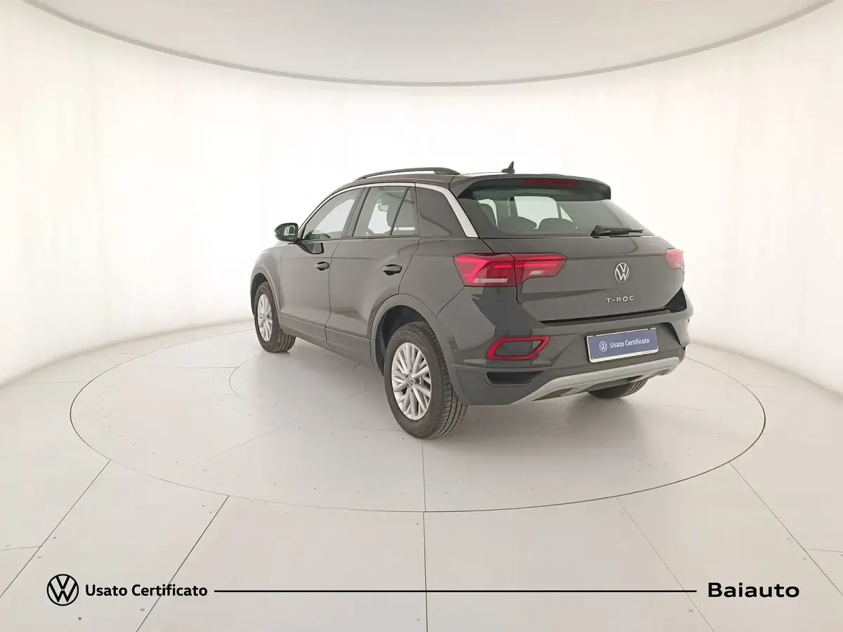 Usata VW T-Roc Life 150 CV (110 kW) 2024 Nero SUV