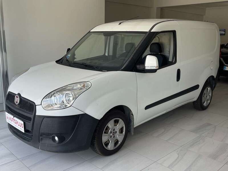 Bianco Usata 2014 Fiat Doblò Monovolume | 7990 € (Molto cara) - Immagine 1/4