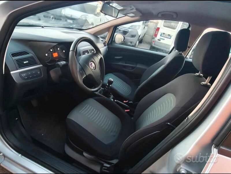 Usata Fiat Grande Punto 65 CV (47 kW) 2007 Grigio Utilitaria